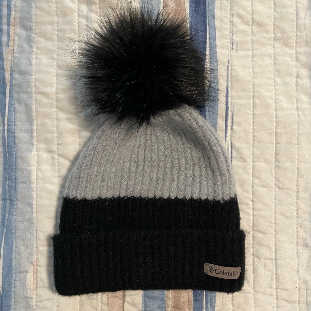 COLUMBIA POM POM BEANIE
